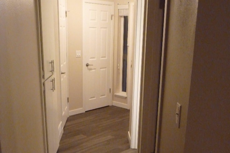 Entry way and closet - 12817 4th Dr SE