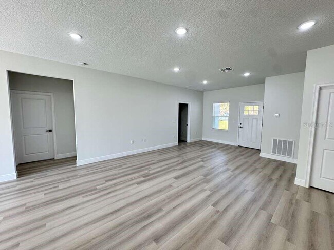 Building Photo - 8902 SW 135th Street Rd