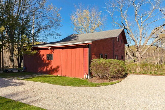 Building Photo - 0 Downing Rd