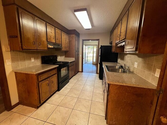 Building Photo - Pensacola - Windermere - 3 Bedroom, 2 Bath...