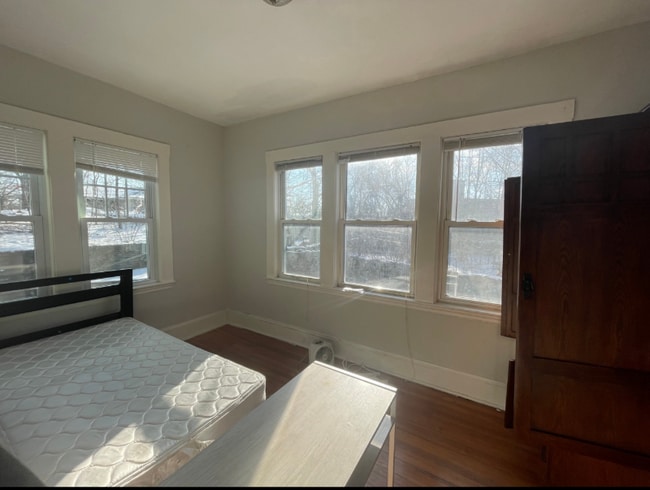 Building Photo - 14 Wallingford Rd