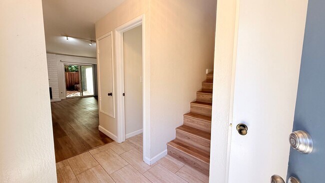 Building Photo - 1065 San Ramon Valley Blvd