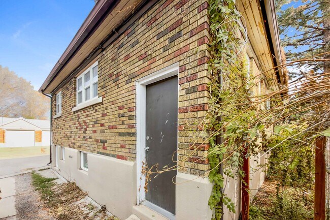 Building Photo - Binford