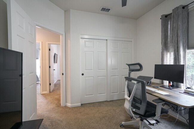 Building Photo - 5884 Cedarwood Cmn