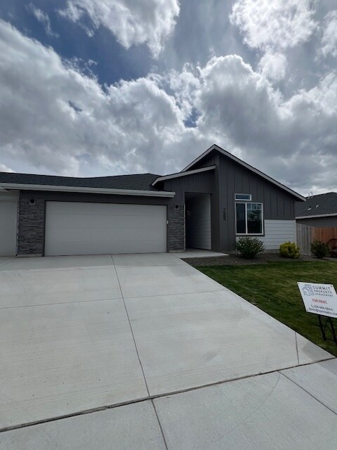 Building Photo - 4 Bed 2 Bath Home in Nampa!