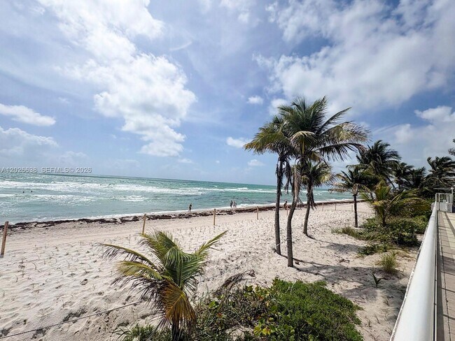 Building Photo - 2030 S Ocean Dr
