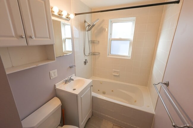 Building Photo - 33 Paragon Rd