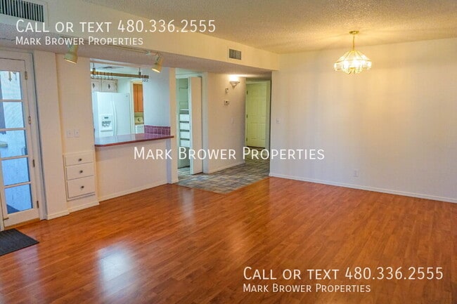 Building Photo - 3131 S Fairfield Dr