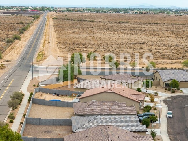 Building Photo - Beautiful Home, Perfect Location and Price