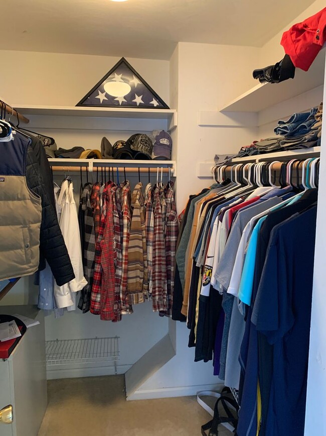 Building Photo - 3 Bedroom 2 Bathroom Single Family Condo