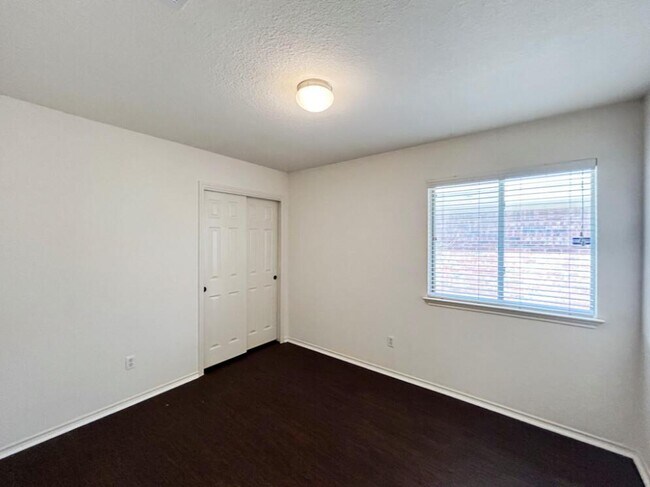 Building Photo - 1802 Honey Creek Ln