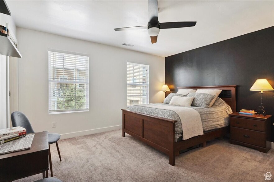 Building Photo - 10606 S Redknife Dr