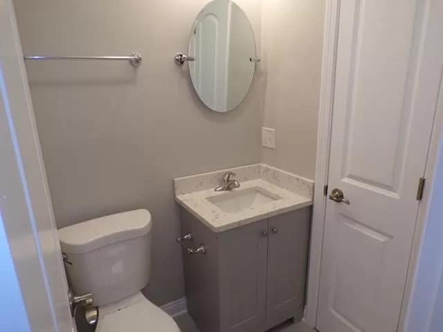 Building Photo - 776 Green Bay Rd