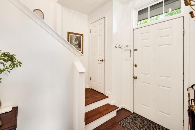 Building Photo - 1707 Belvedere Ct