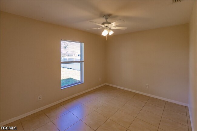 Building Photo - 2809 NW 12th Ln