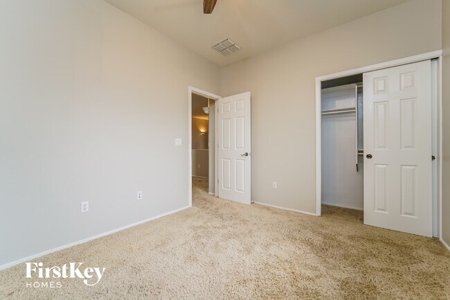 Building Photo - 8202 S Placita Gijon