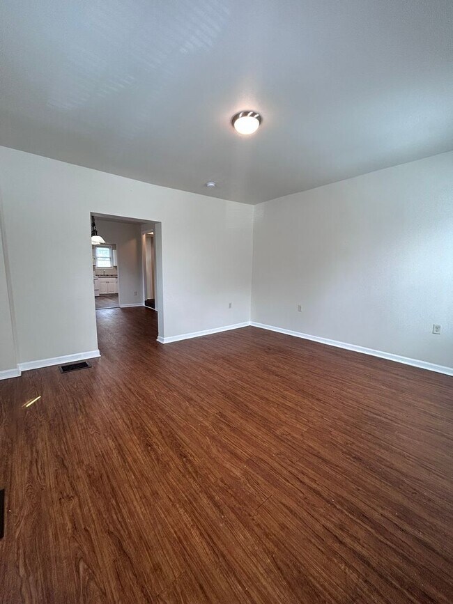 Building Photo - 214 Jefferson St