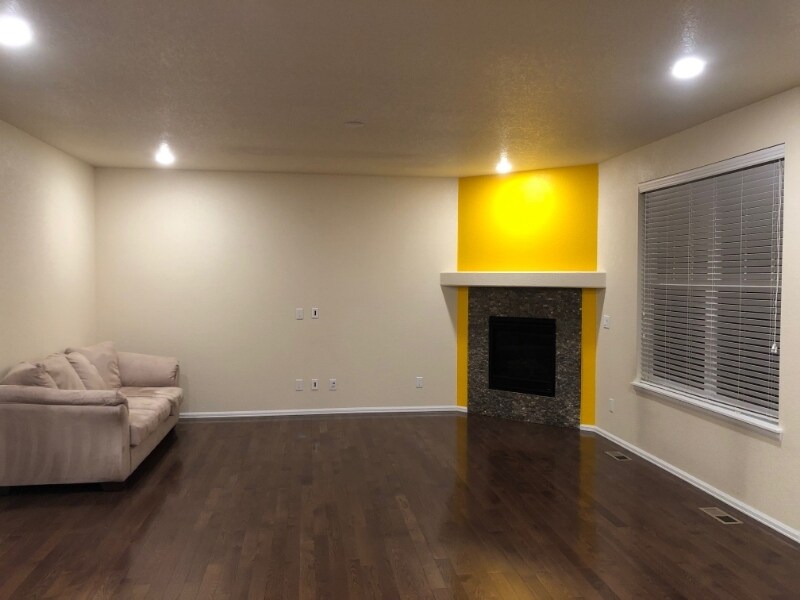 Building Photo - 5412 E 140th Pl