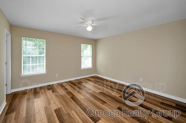 Building Photo - 3020 Barlett Dr
