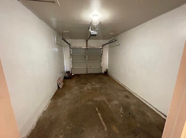 Building Photo - 3410 33rd St