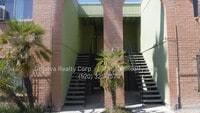 Building Photo - **MOVE-IN SPECIAL ** Spacious 2 Bedroom, 1...