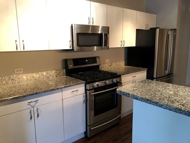 Building Photo - 411 W Ontario St