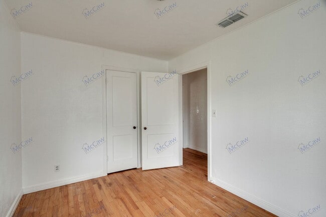 Building Photo - 2938 Hunter St