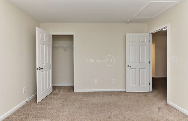 Building Photo - Beautiful 3,409 sqft 5-bedroom 3-bath Exec...