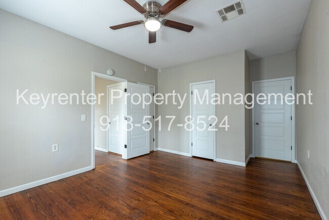 Building Photo - 1607 N Lewis Pl