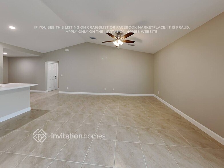 Building Photo - 1022 SW Alexandria Ave