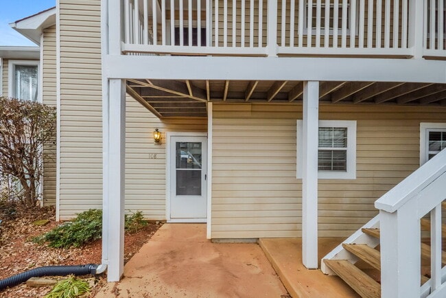 Building Photo - 108 Augusta Dr