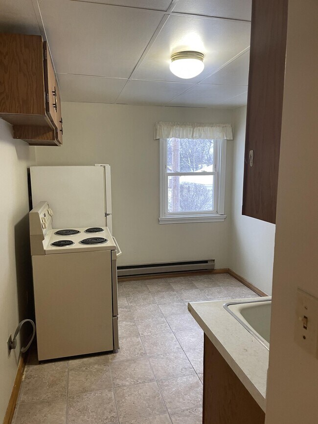 Building Photo - 1325 9th St S