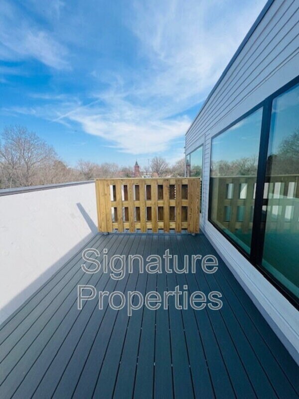 Building Photo - 712 High St