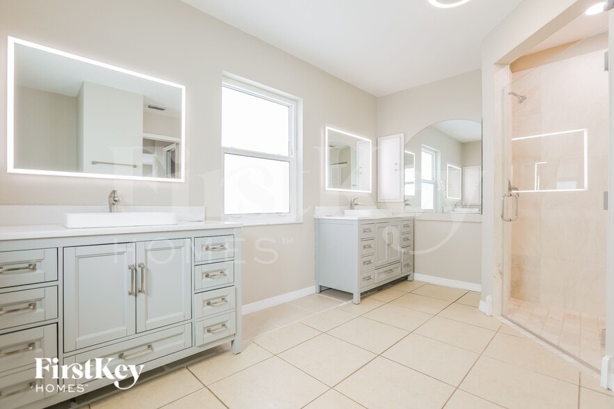 Building Photo - 23502 Shelby Ave