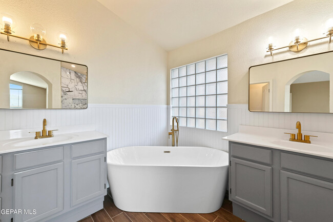 Building Photo - 11236 Northview Dr