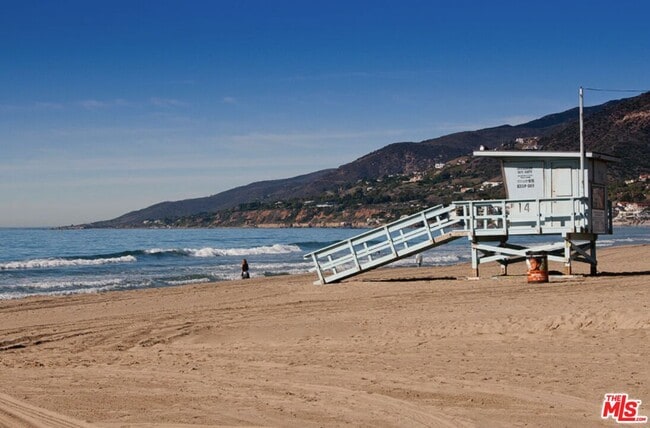 Building Photo - 6474 Cavalleri Rd