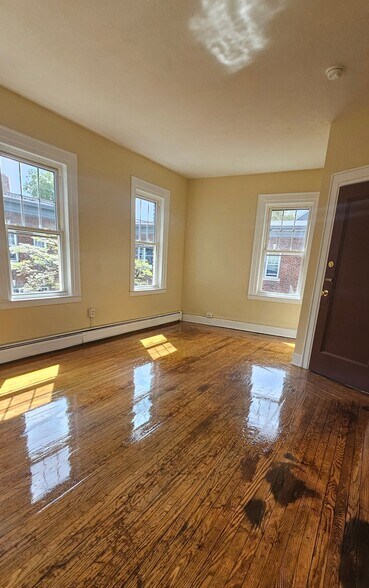 Building Photo - 206 Sherman Ave