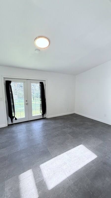 Building Photo - 517 Foltz Dr