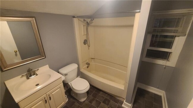 Building Photo - 413 Atwells Ave