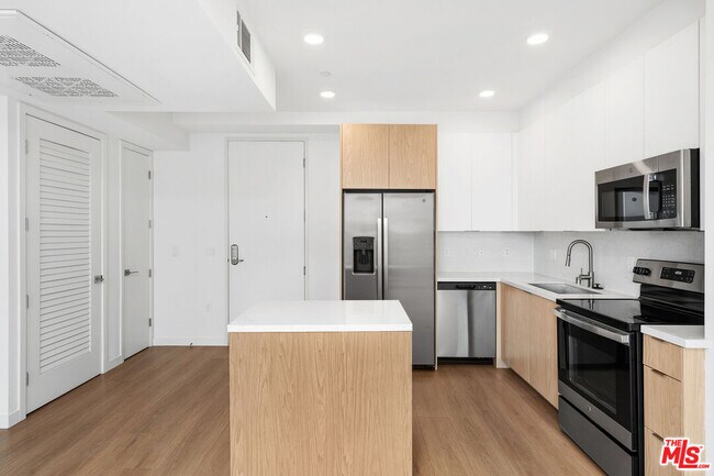 Building Photo - 4406 Fulton Ave