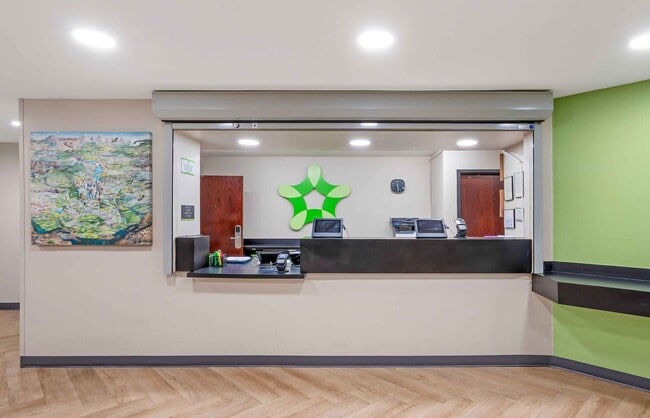 Building Photo - Furnished Studio-St. Petersburg - Clearwater - Executive Dr.