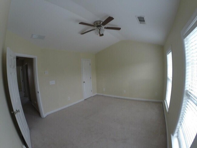 Building Photo - 1332 Thornborough Dr