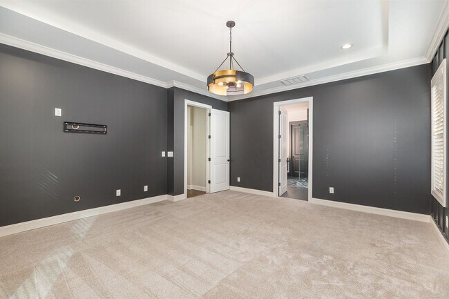 Building Photo - Stunning 5-Bedroom, 5-Bathroom Home with Chef's Kitchen and Luxurious Features