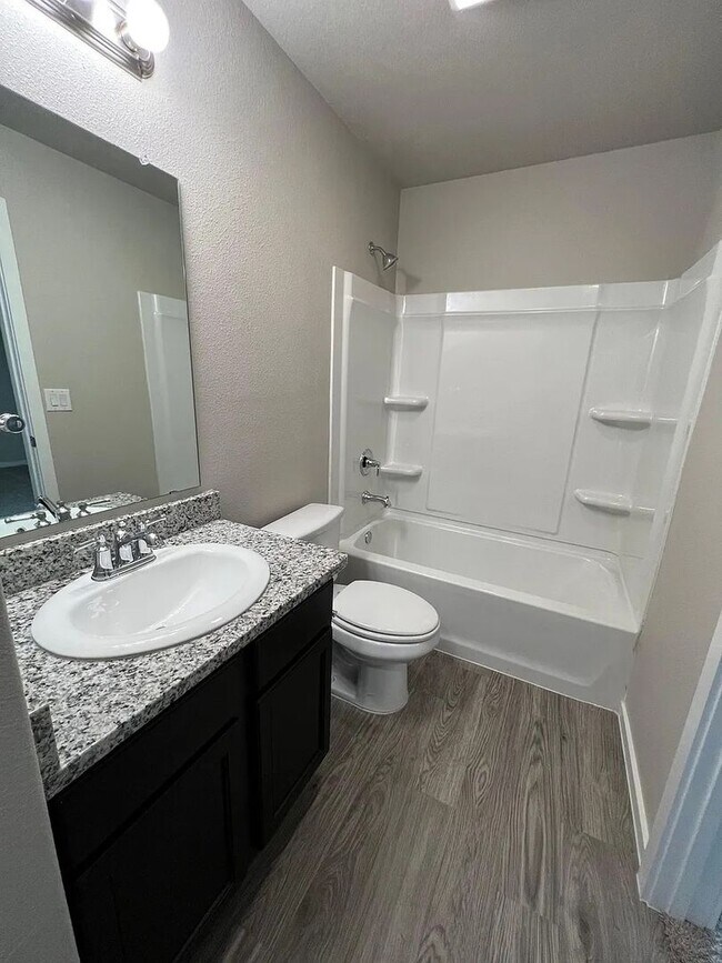 Building Photo - Find Home in Upland Heights! 3 Bed | 2 Bath | 1 Car Garage