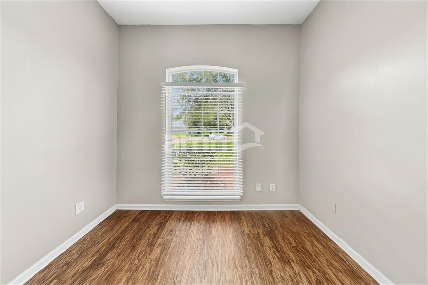 Building Photo - 14003 Golden Eagle Dr