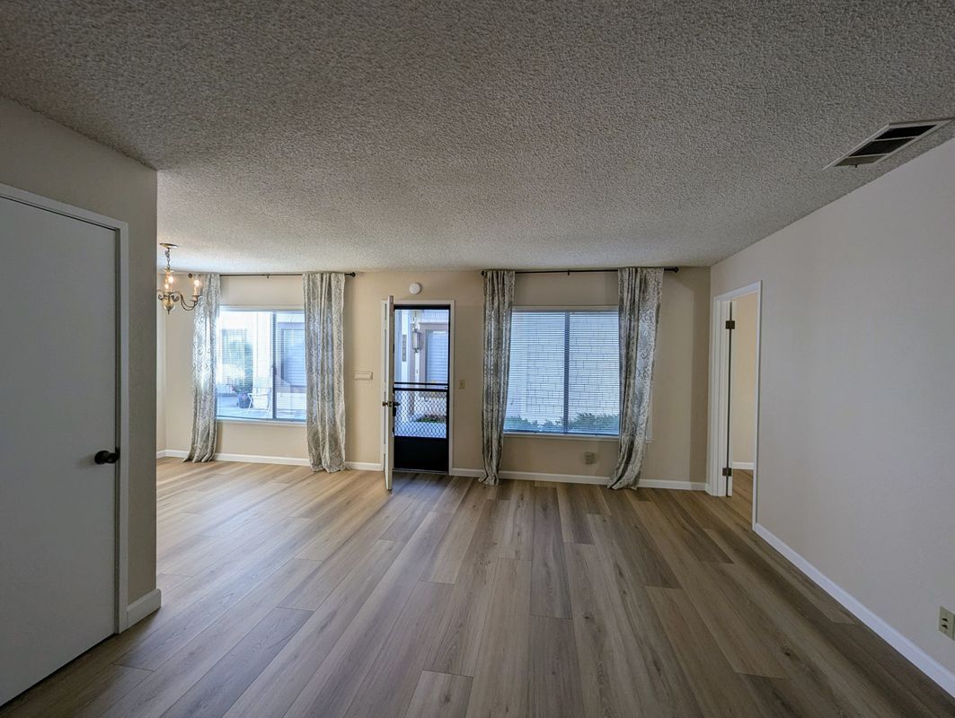 Building Photo - 6091 Montgomery Ct