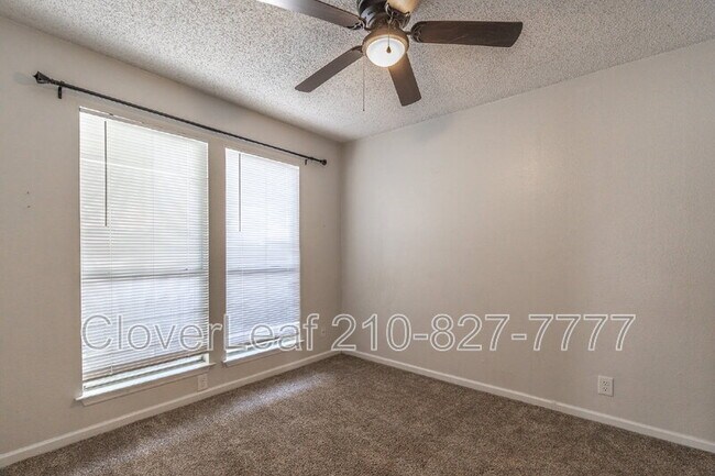 Building Photo - 535 E Ashley Rd