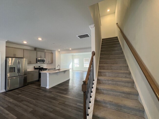 Building Photo - 815 Basswood Gln Trl