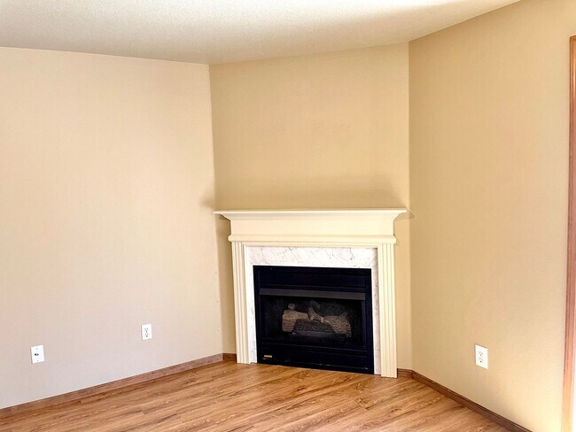 Building Photo - Spacious 4-Bedroom, 2.5-Bath Home with Deck, Fireplace & Updated Kitchen