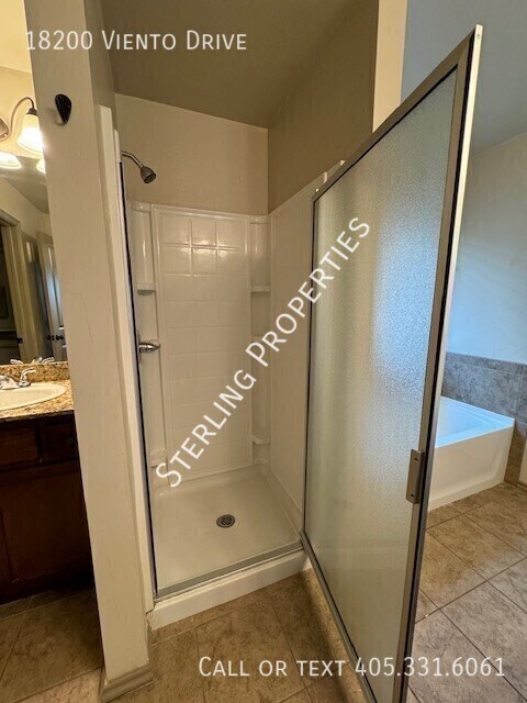 Building Photo - 18200 Viento Dr